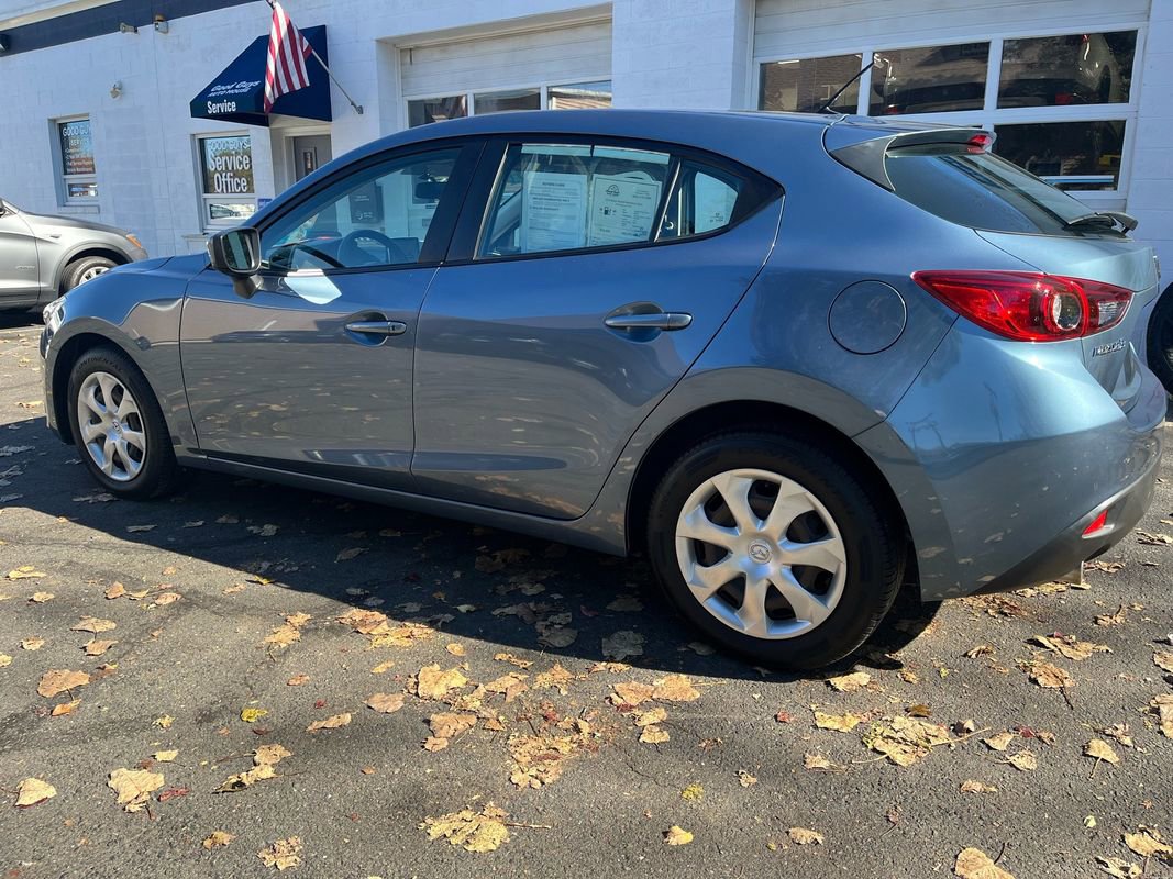 Used 2015 MAZDA MAZDA3 i Sport image 2