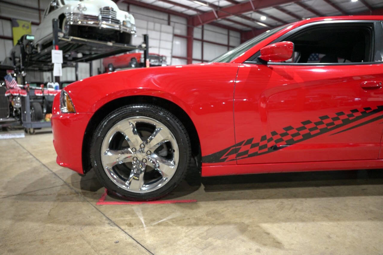 Used 2014 Dodge Charger SXT image 3