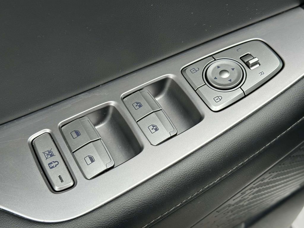 Used 2024 Hyundai Palisade Limited AWD/4WD image 21