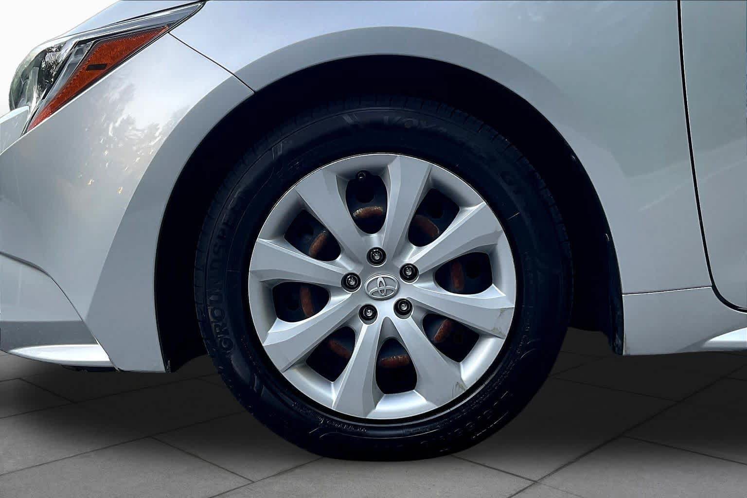 Used 2022 Toyota Corolla LE FWD image 11