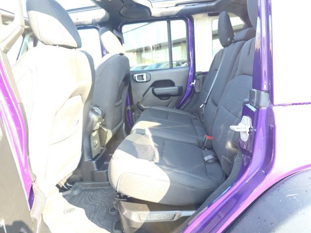 Used 2023 Jeep Wrangler Unlimited w/ Sun & Screen Package image 37