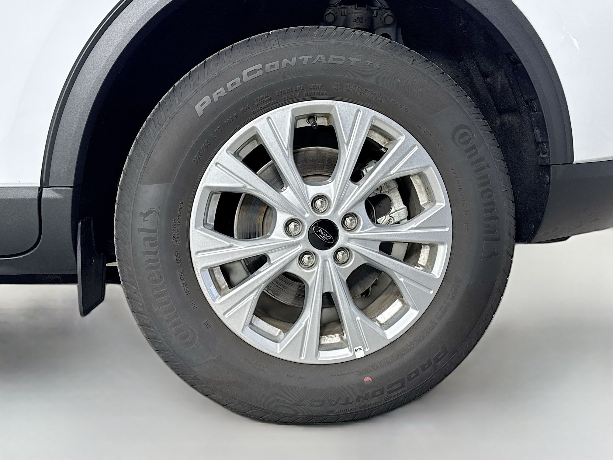 Used 2025 Ford Escape Active AWD/4WD image 30