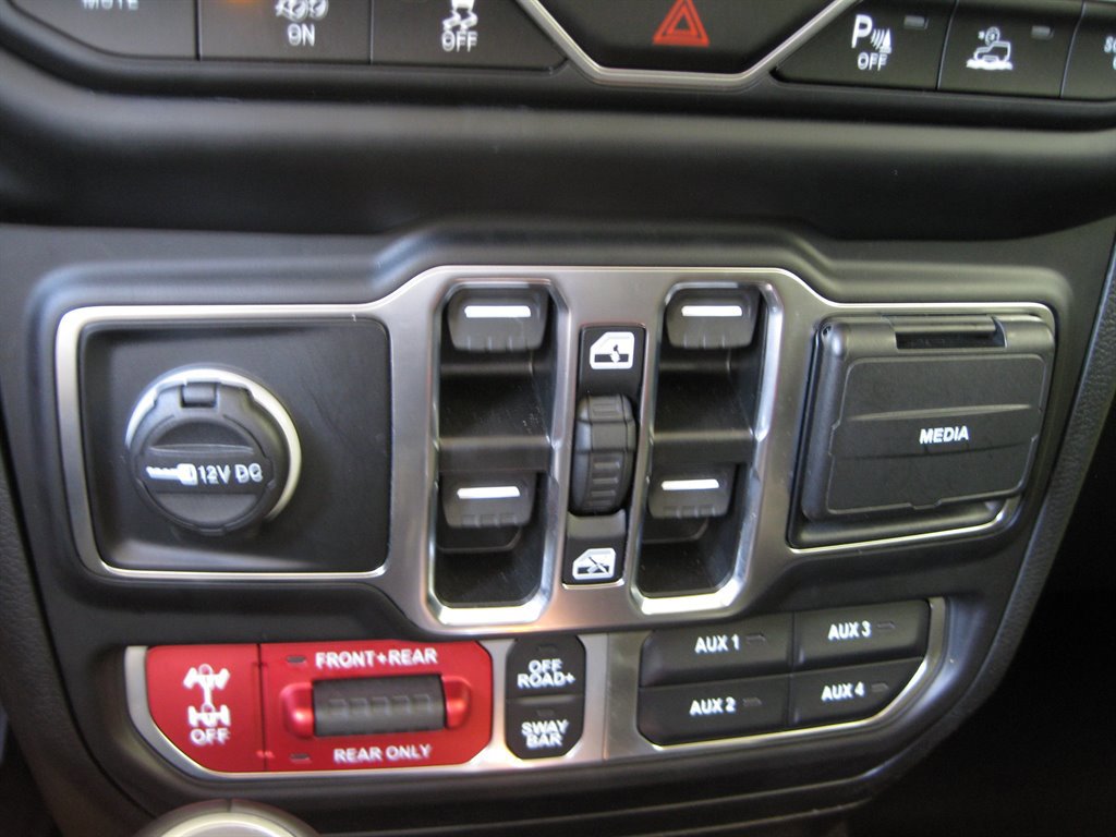 Used 2023 Jeep Wrangler Unlimited Rubicon 392 w/ Trailer Tow Package AWD/4WD image 23