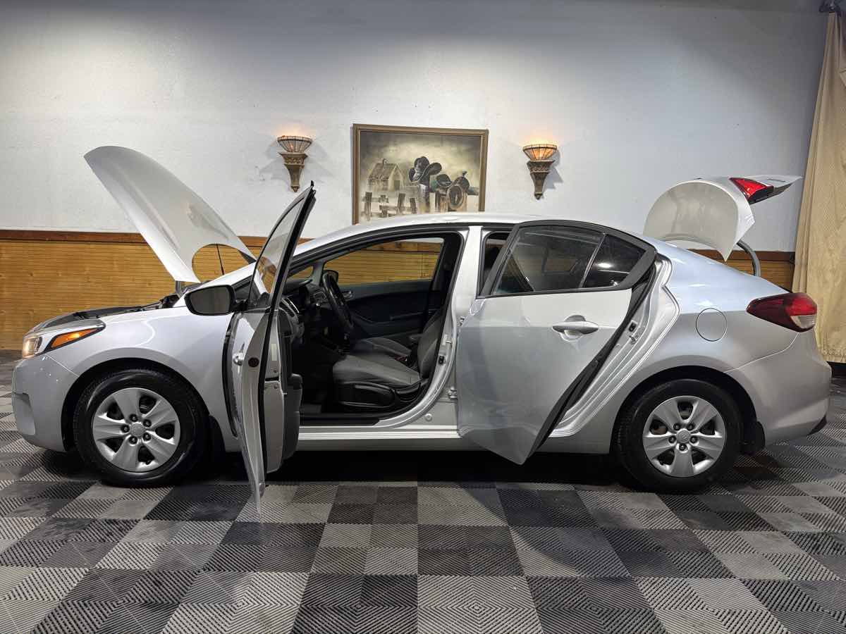Used 2018 Kia Forte LX FWD image 12