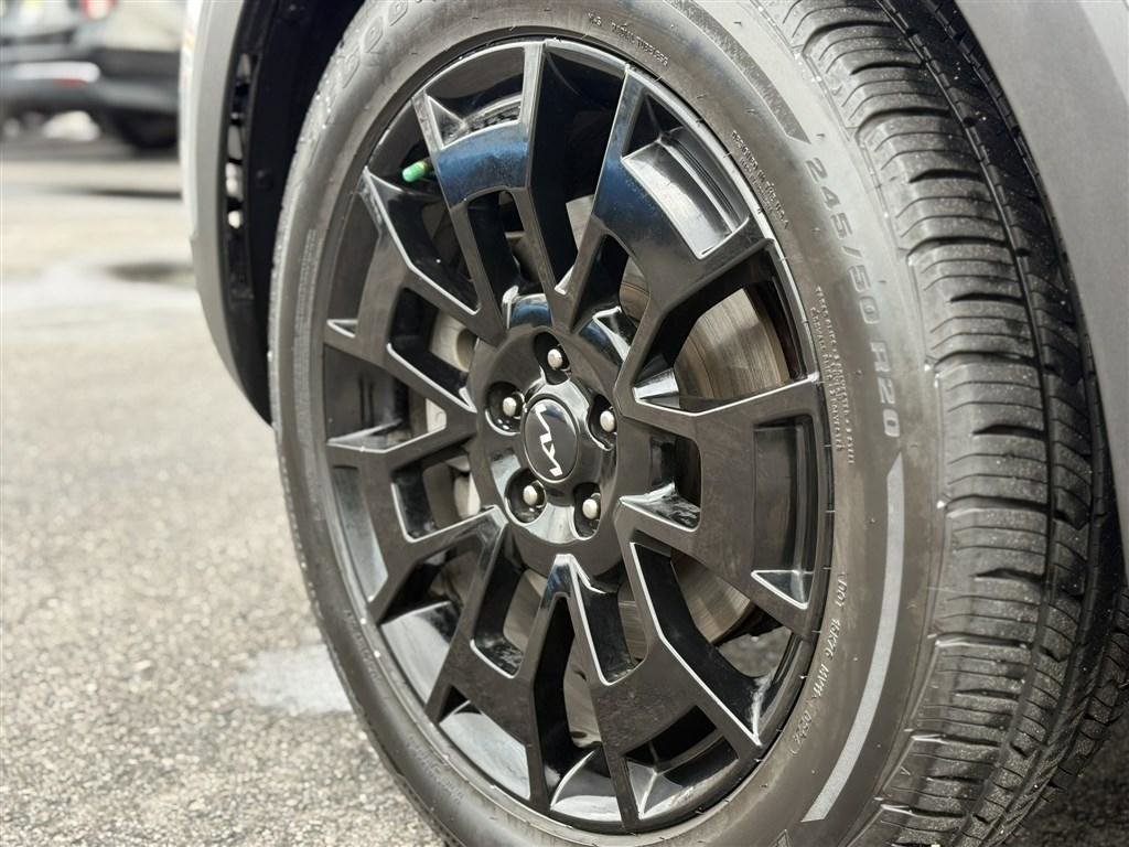 Used 2022 Kia Telluride SX w/ SX Prestige Package image 17