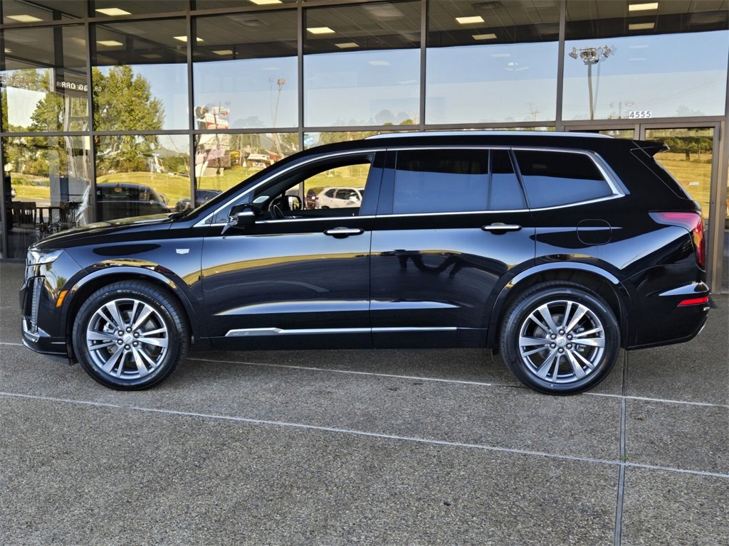 Used 2025 Cadillac XT6 Premium Luxury image 3