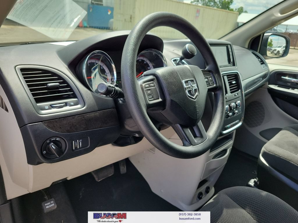 Used 2019 Dodge Grand Caravan SE w/ UConnect Hands-Free Group FWD image 14