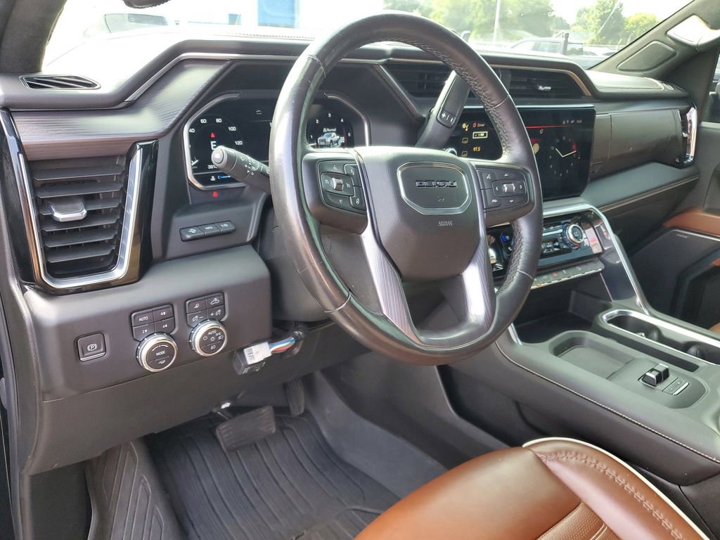 Used 2024 GMC Sierra 2500 Denali Ultimate image 10