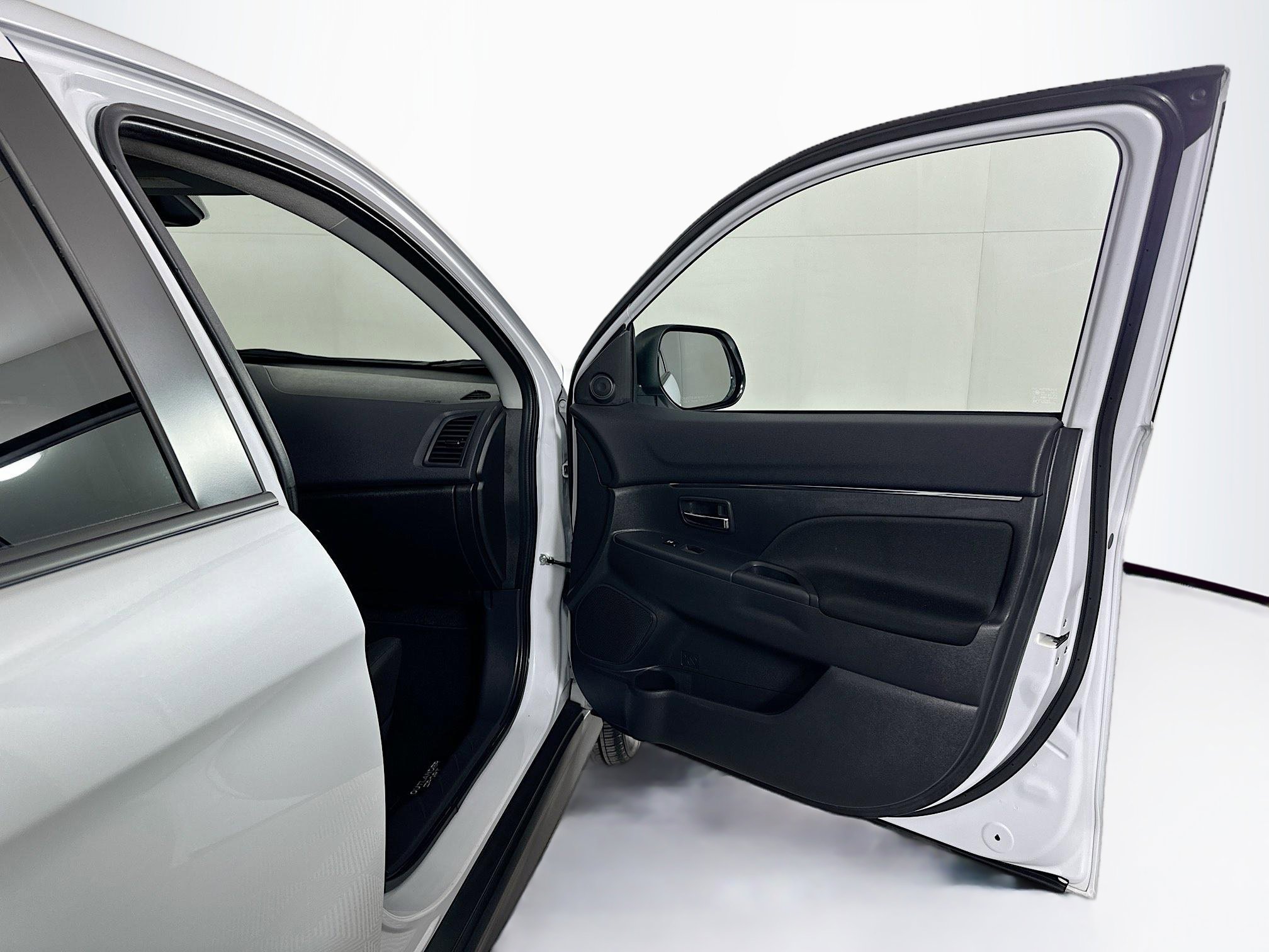 Used 2024 Mitsubishi Outlander Sport ES image 29