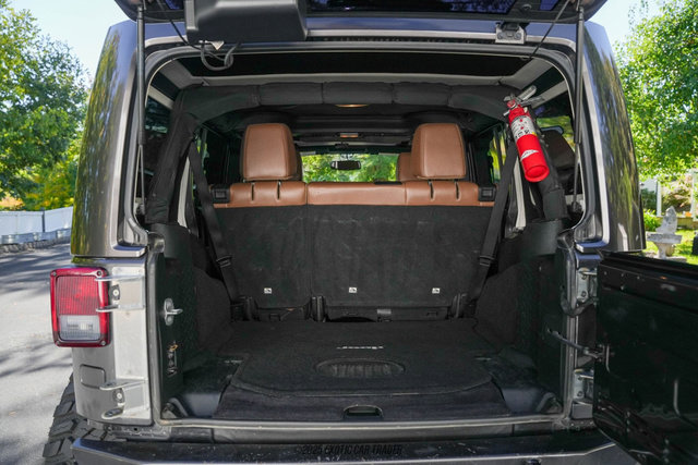 Used 2016 Jeep Wrangler Unlimited Rubicon w/ Connectivity Group image 57