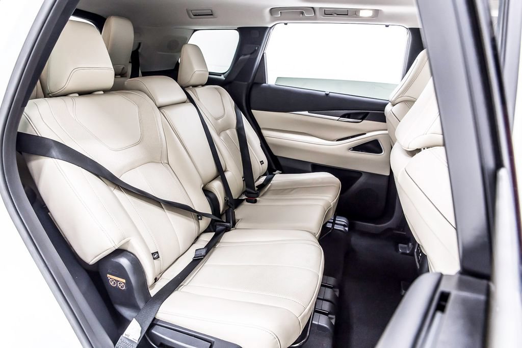 Used 2023 INFINITI QX60 Sensory w/ Vision Package AWD/4WD image 34