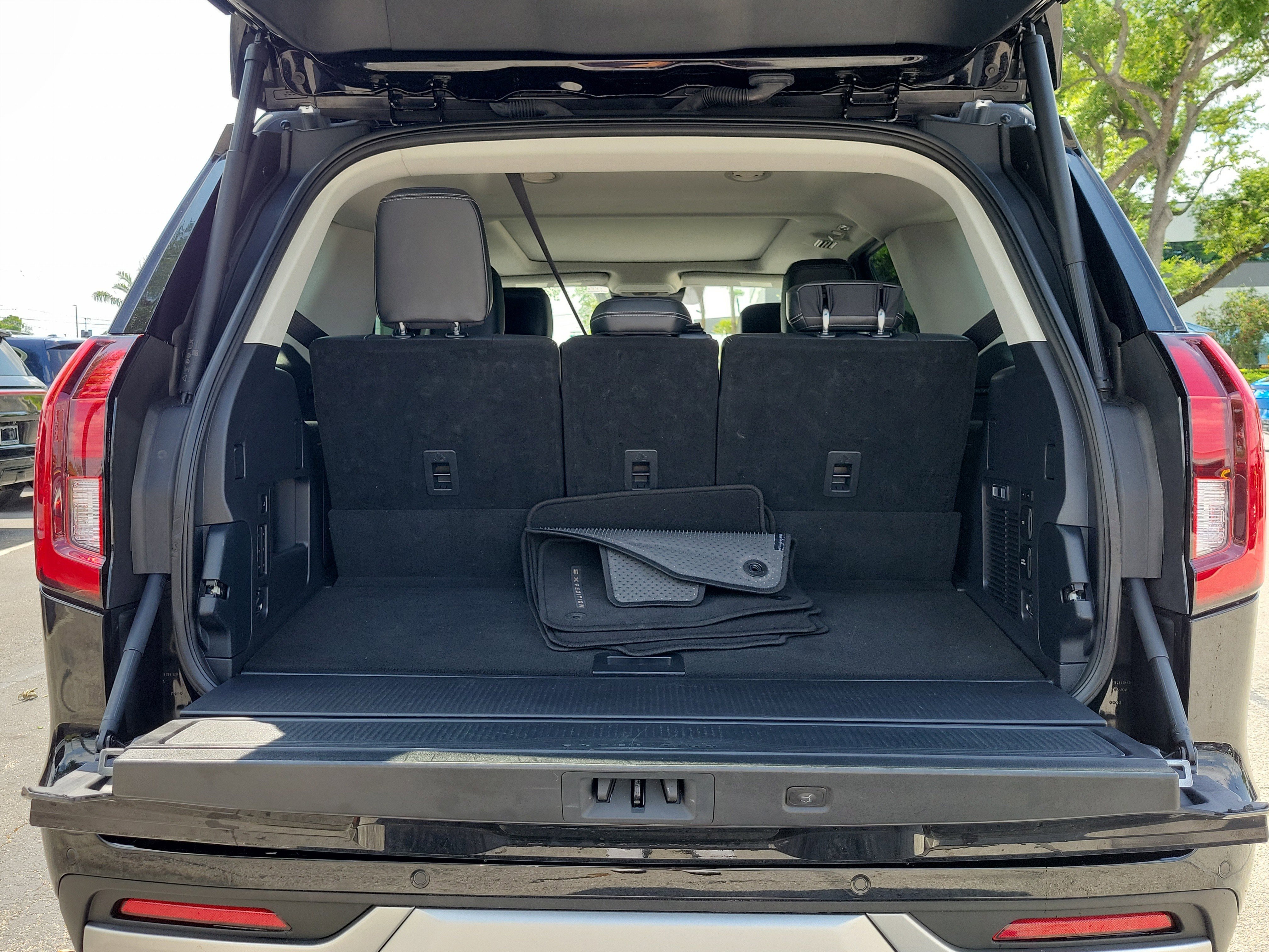 Certified 2025 Ford Expedition Platinum AWD/4WD image 10