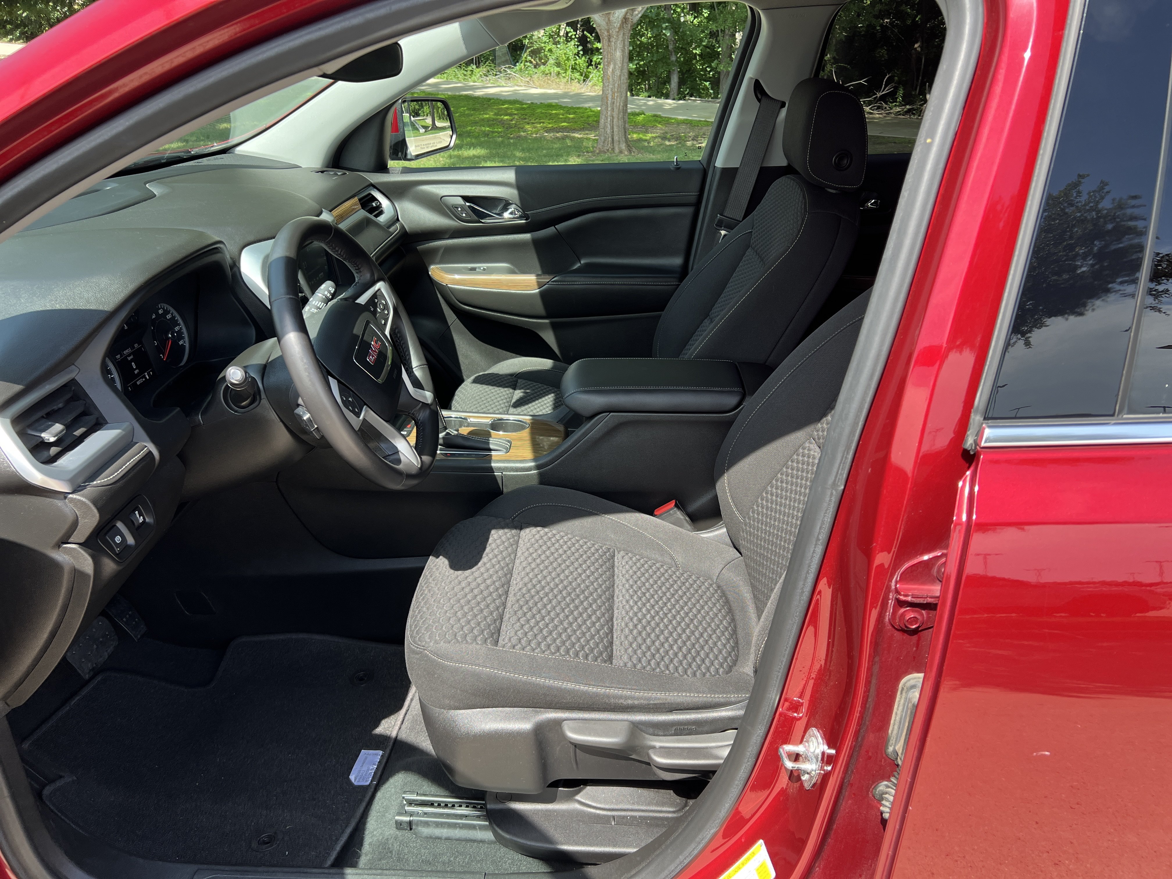 Used 2019 GMC Acadia SLE FWD image 15