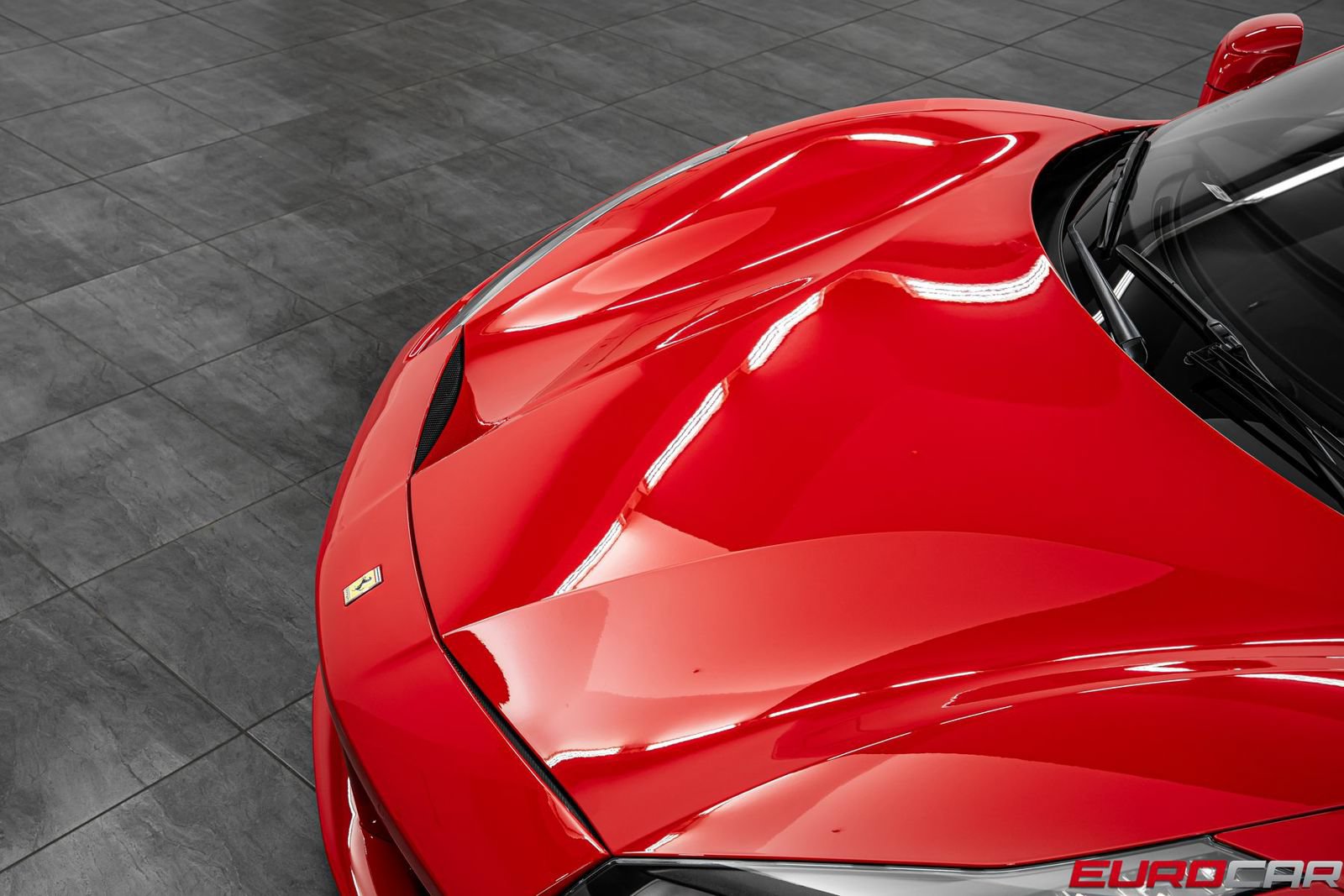 Used 2017 Ferrari 488 GTB RWD image 9