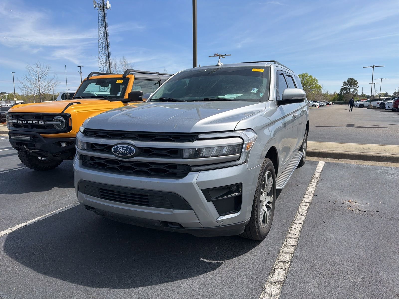 Used 2022 Ford Expedition Max XLT image 3