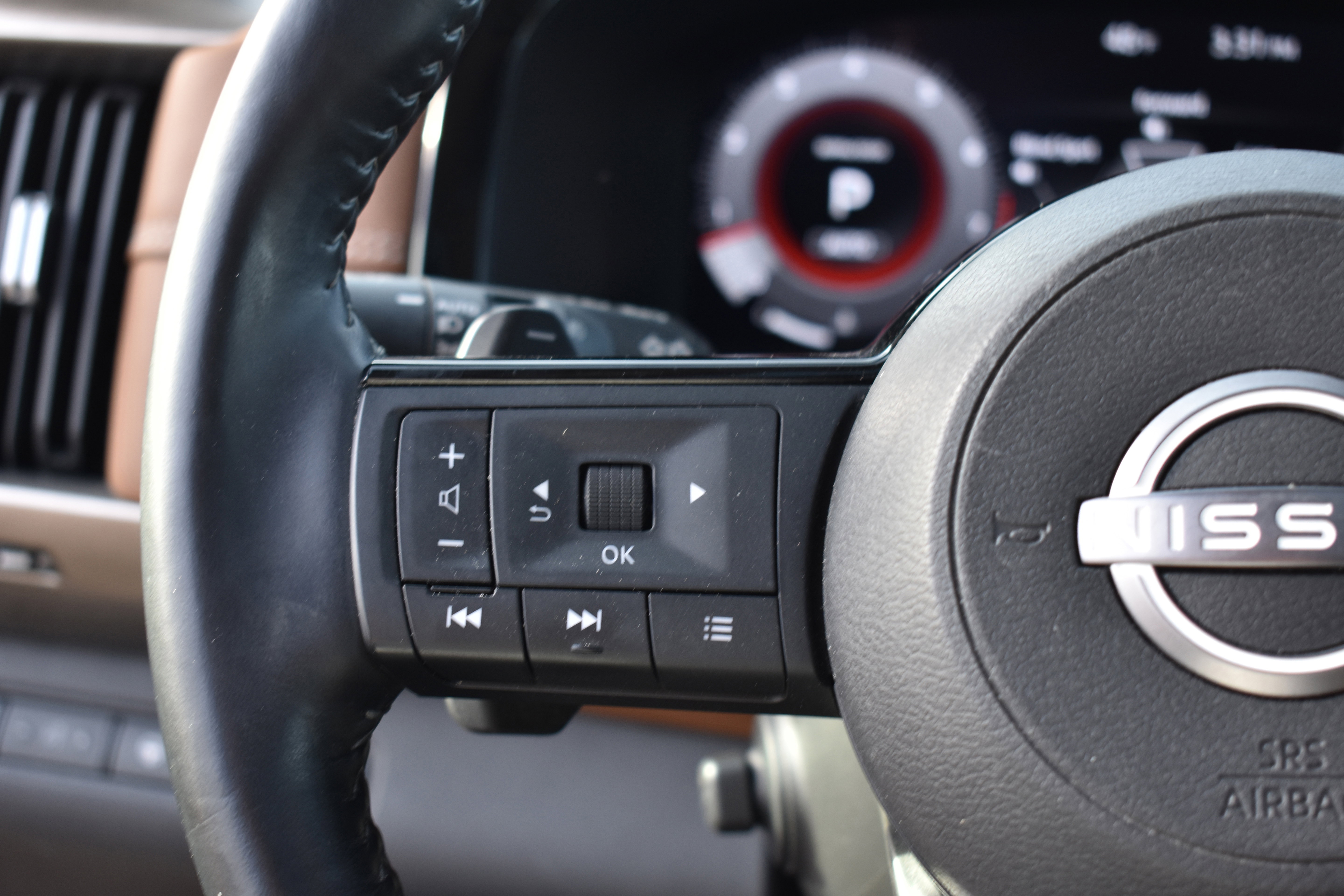 Used 2022 Nissan Pathfinder Platinum w/ Cargo Package image 18