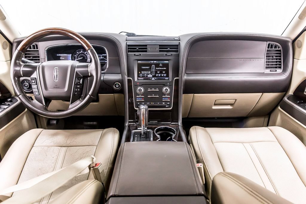 Used 2015 Lincoln Navigator 2WD w/ Equipment Group 101A Reserve image 18