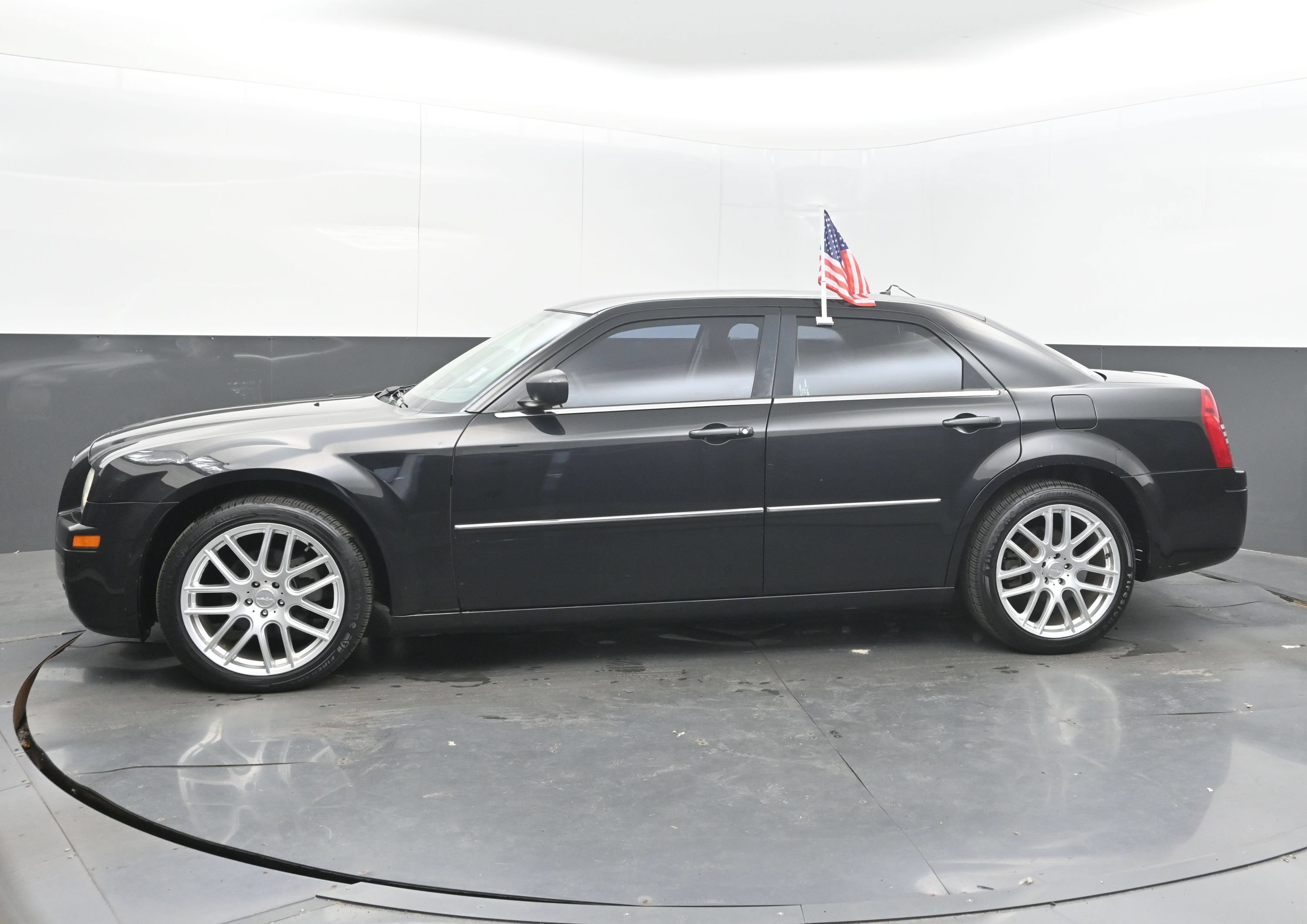 Used 2008 Chrysler 300 LX RWD image 5