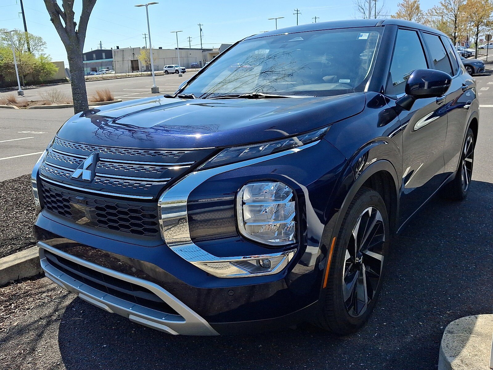 Used 2024 Mitsubishi Outlander SE Black Edition image 2