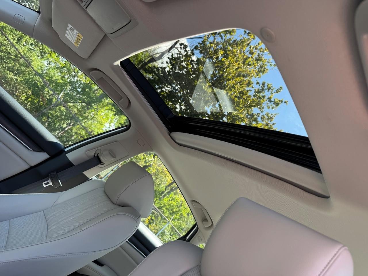 Certified 2022 Honda Accord Touring image 19