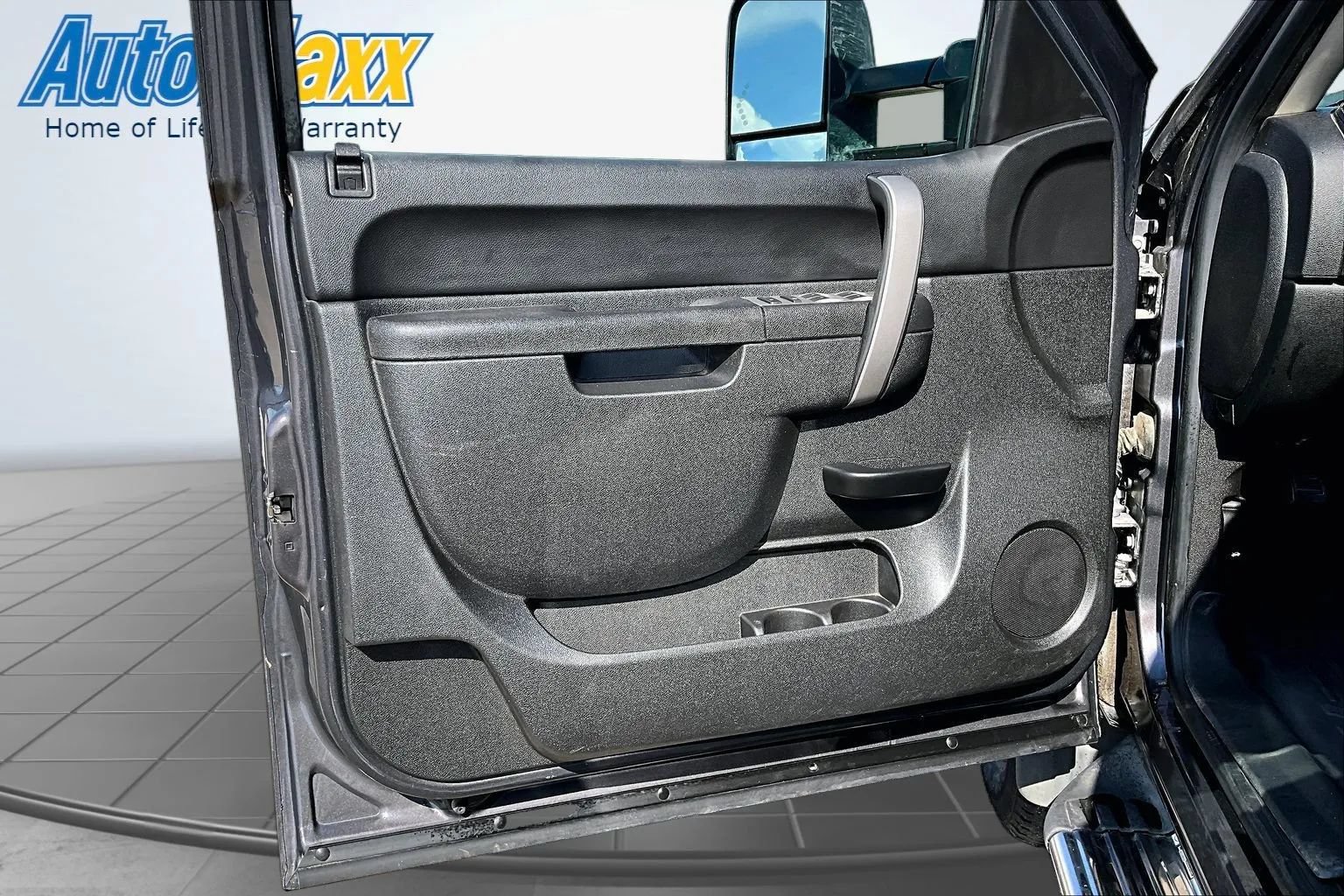 Used 2010 Chevrolet Silverado 2500 LT w/ Interior Plus Package AWD/4WD image 18