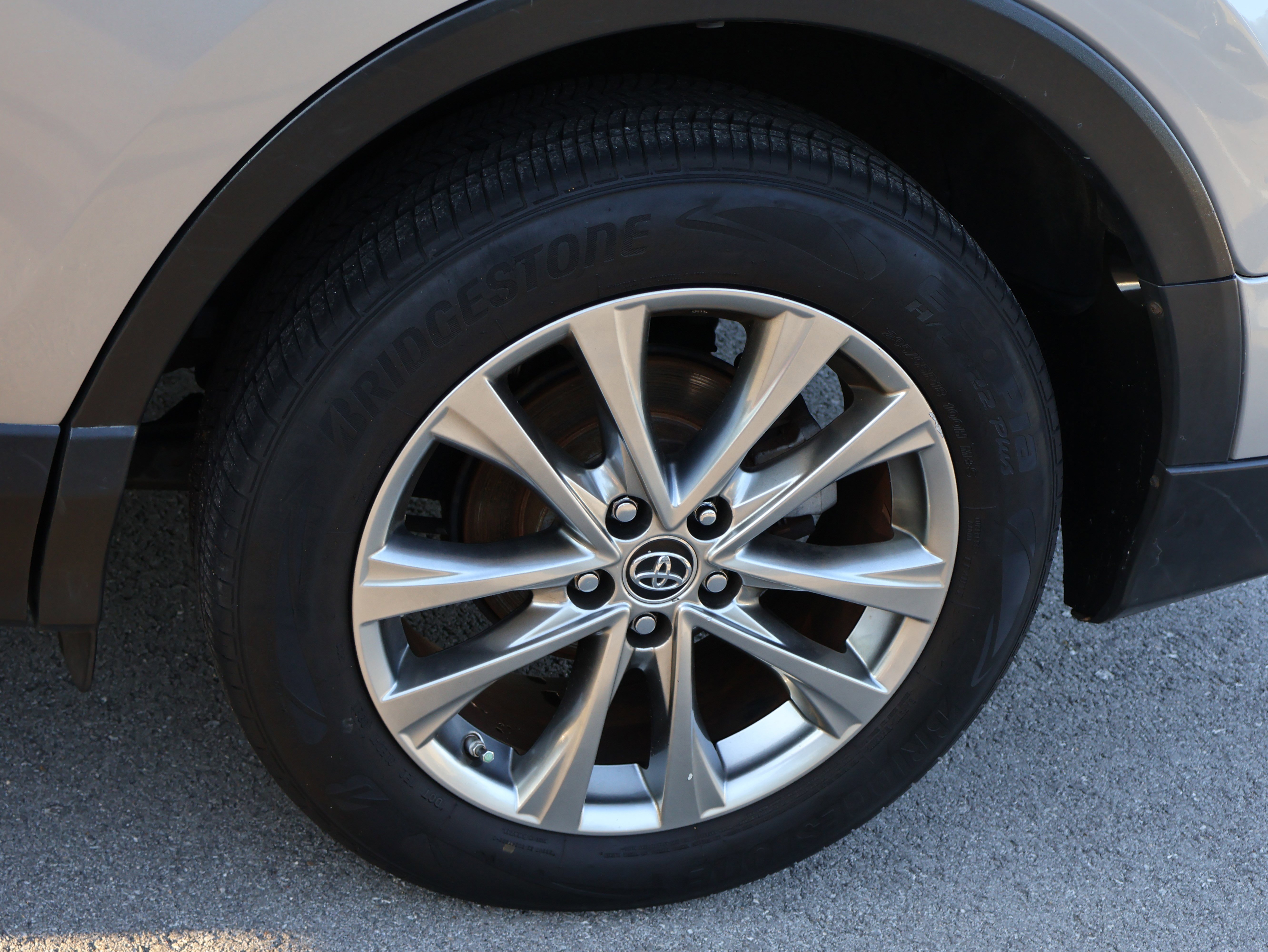 Used 2018 Toyota RAV4 Limited image 42