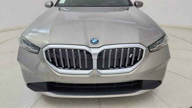 Used 2025 BMW i5 xDrive40 image 8