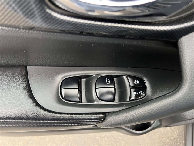 Used 2016 Nissan Rogue SL w/ SL Premium Package image 11