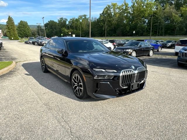 Used 2025 BMW 740i xDrive AWD/4WD image 12
