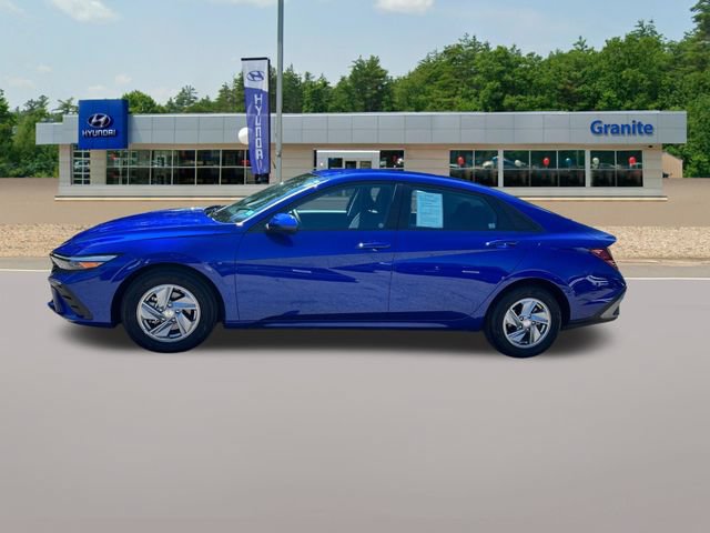Certified 2024 Hyundai Elantra SE FWD image 10