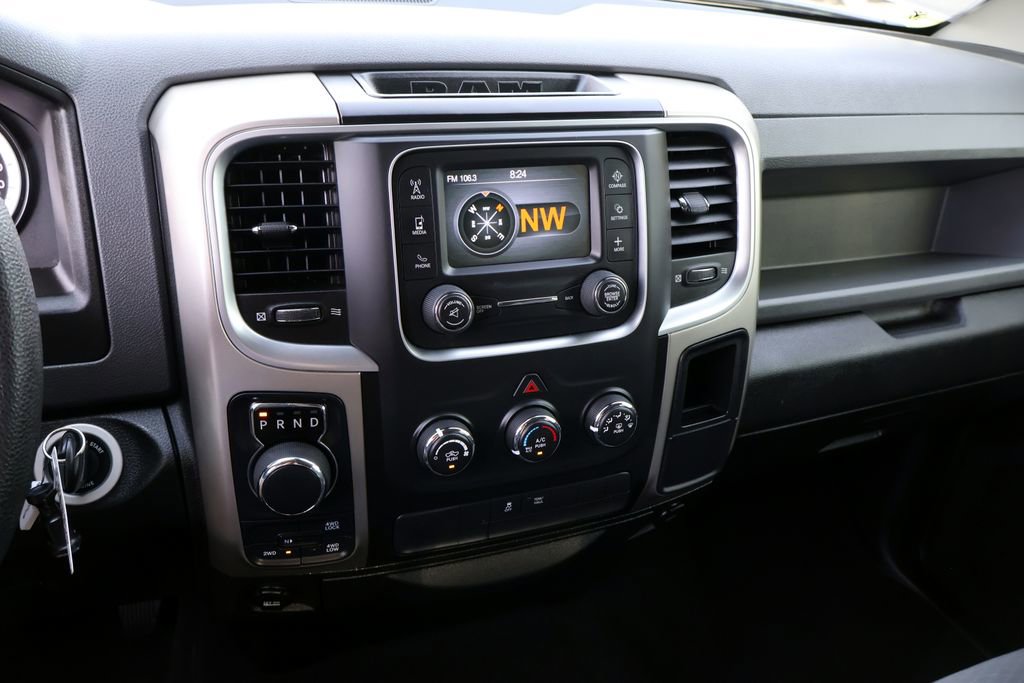 Used 2019 RAM 1500 Classic SLT AWD/4WD image 29