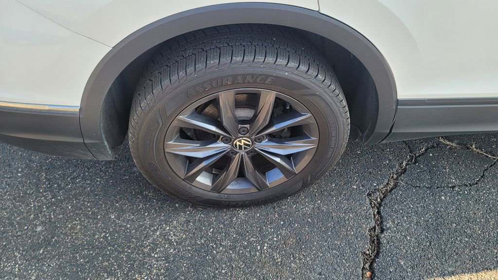 Used 2022 Volkswagen Tiguan SE image 13