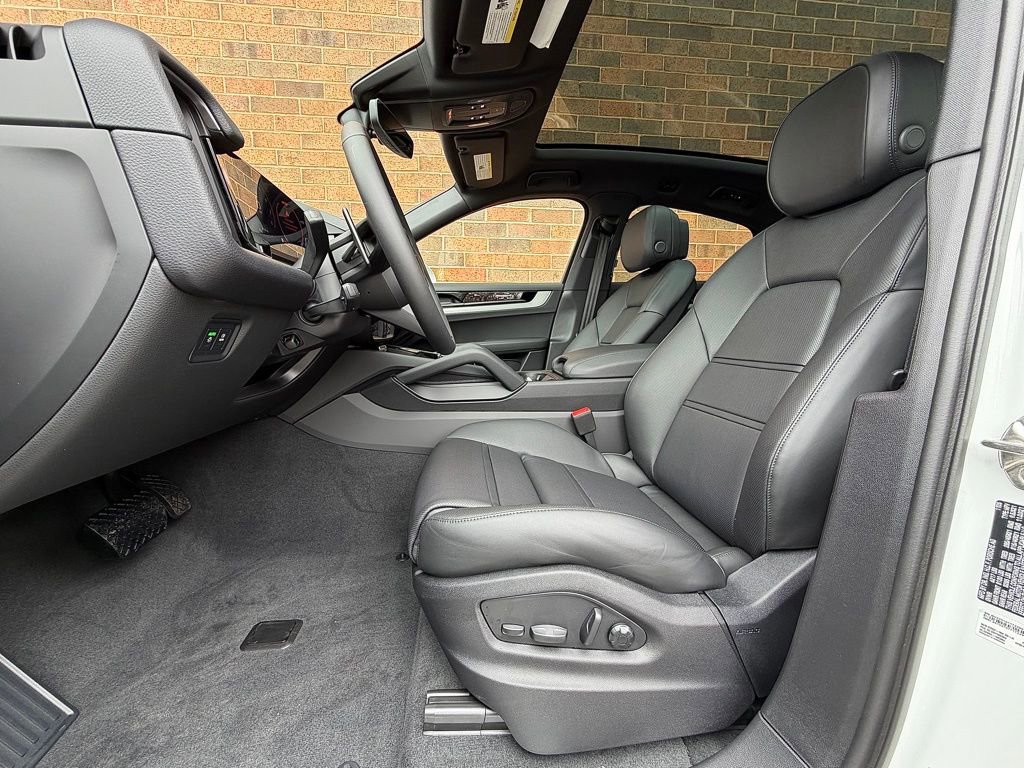 New 2026 Porsche Cayenne Coupe image 5