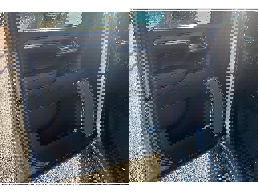 Used 2025 Chevrolet Silverado 1500 High Country w/ Technology Package image 25