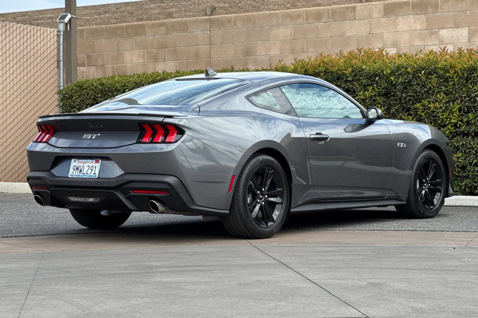 Used 2024 Ford Mustang GT RWD image 4