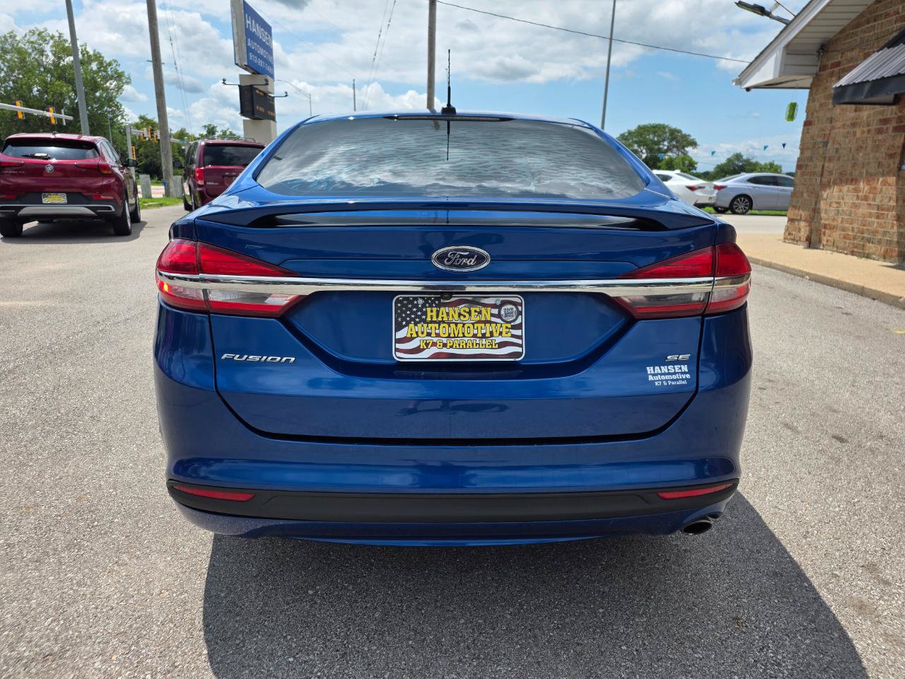 Used 2017 Ford Fusion SE w/ Equipment Group 201A FWD image 8