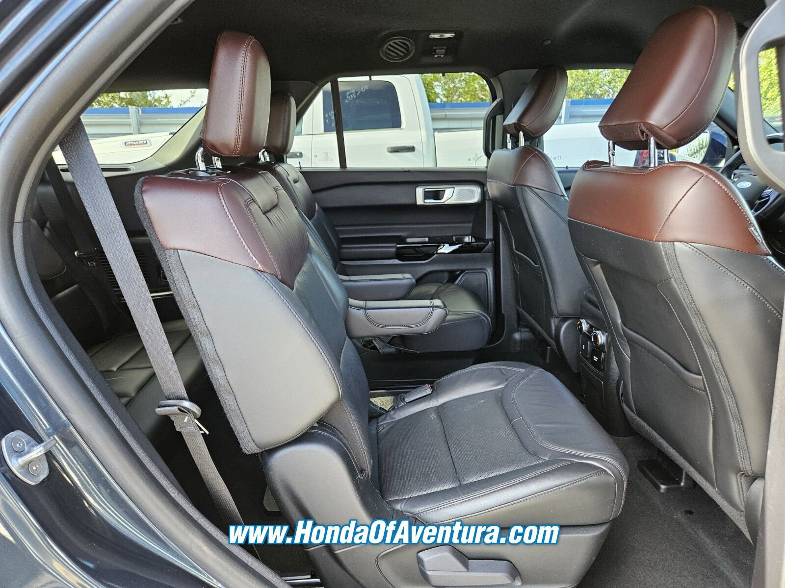 Used 2022 Ford Explorer Platinum w/ Technology Package image 15