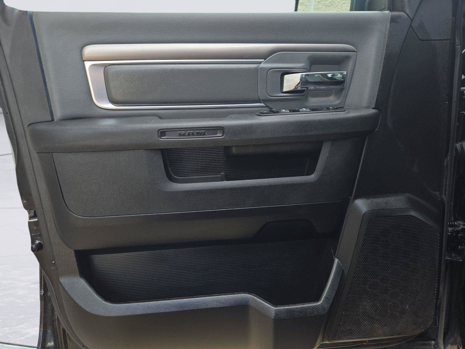 Used 2024 RAM 1500 Classic SLT AWD/4WD image 12