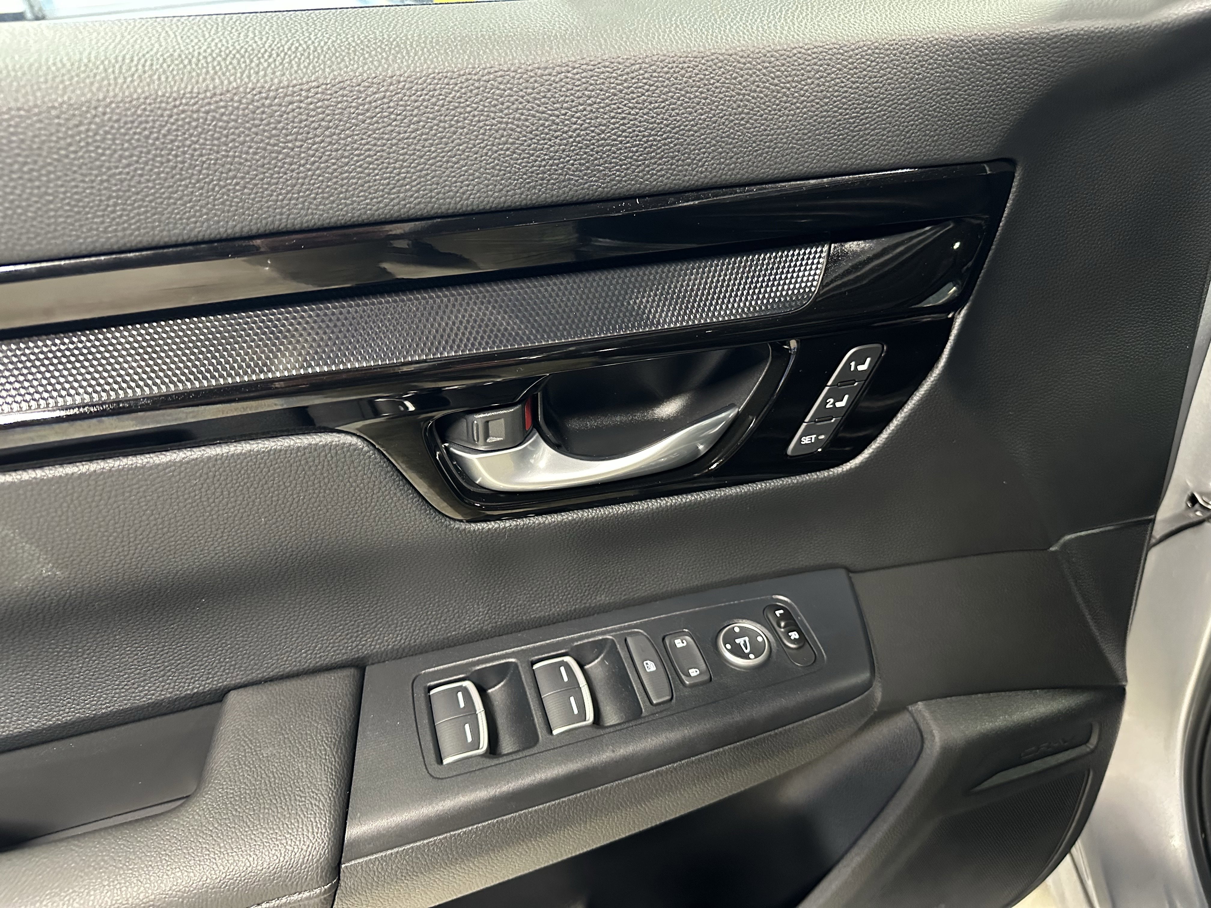 Used 2024 Honda CR-V EX-L image 17