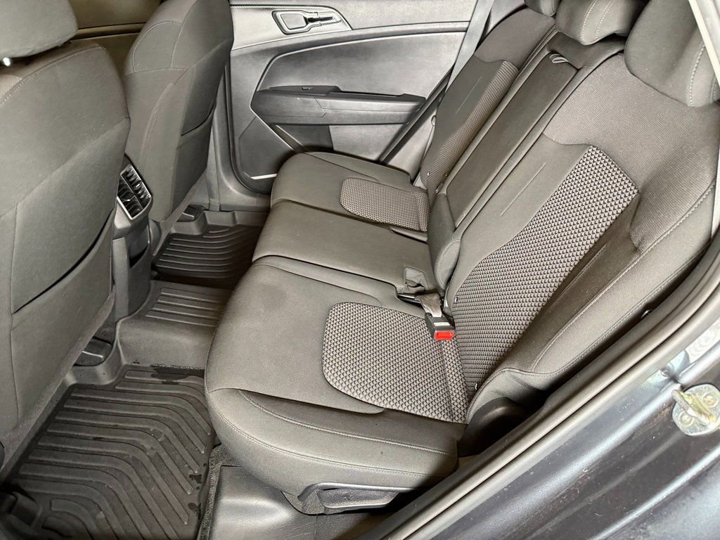 Used 2023 Kia Sportage LX image 19