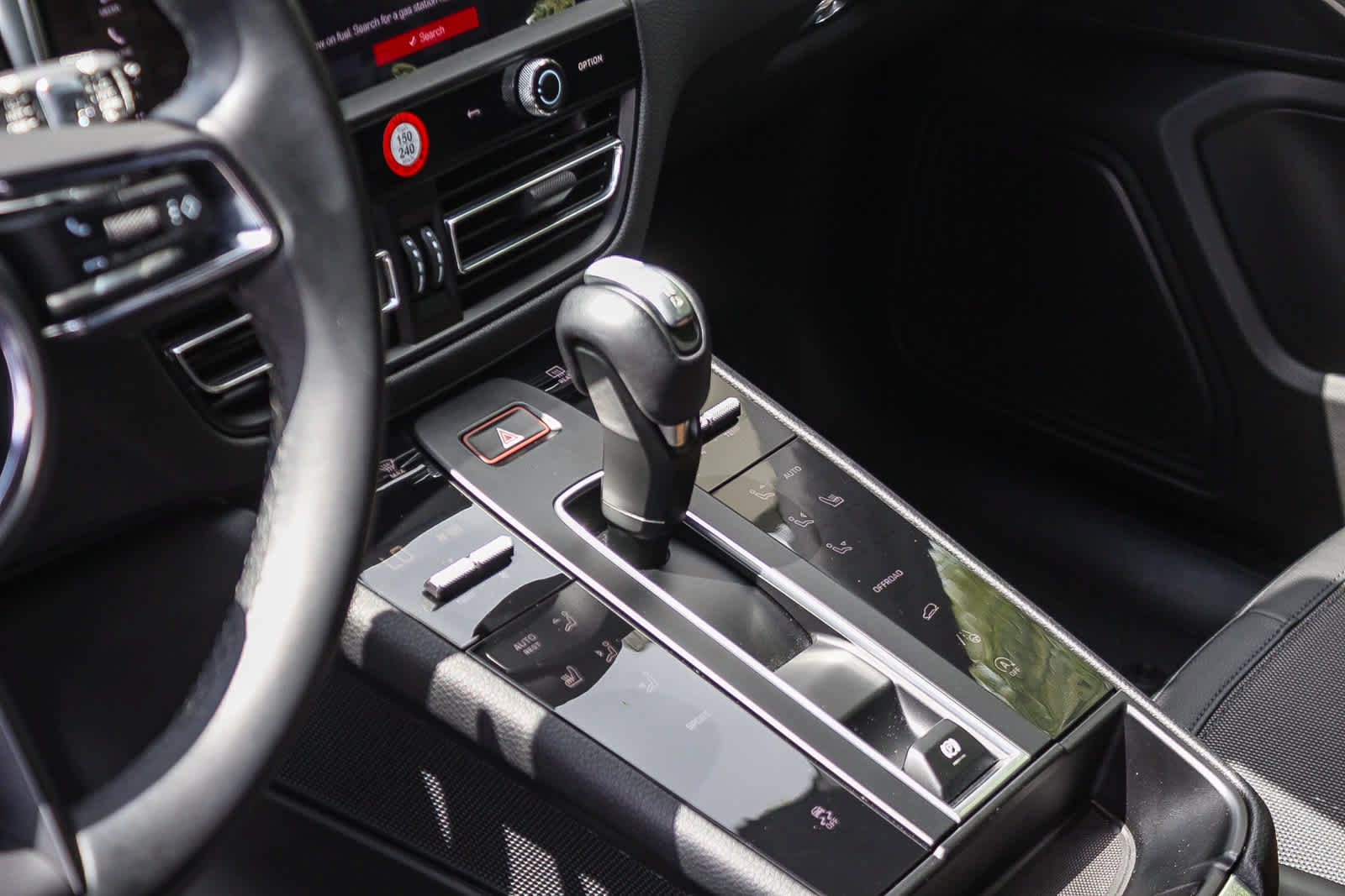Used 2023 Porsche Macan AWD/4WD image 19
