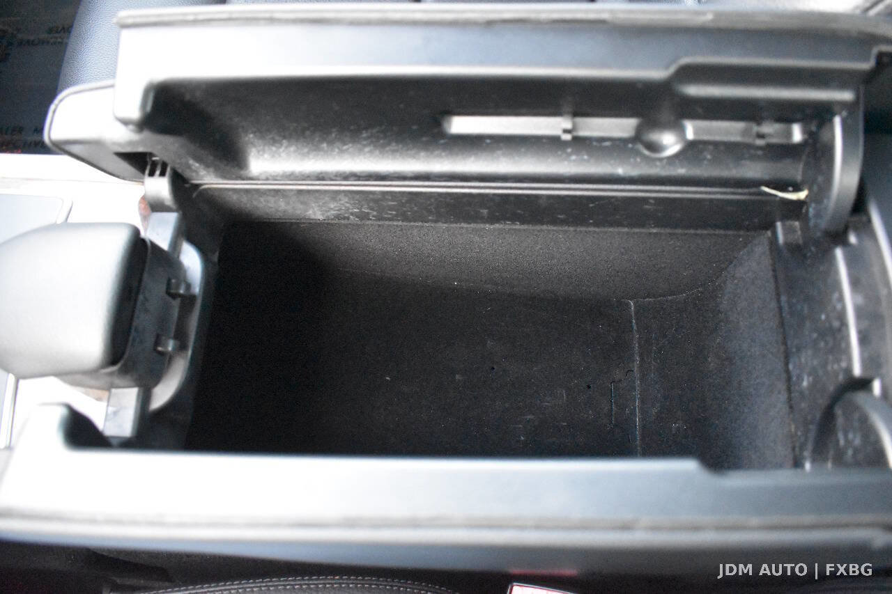 Used 2010 Mercedes-Benz E 350 Sedan image 33