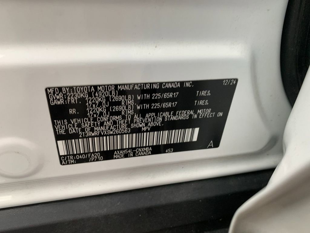 Used 2025 Toyota RAV4 XLE image 33