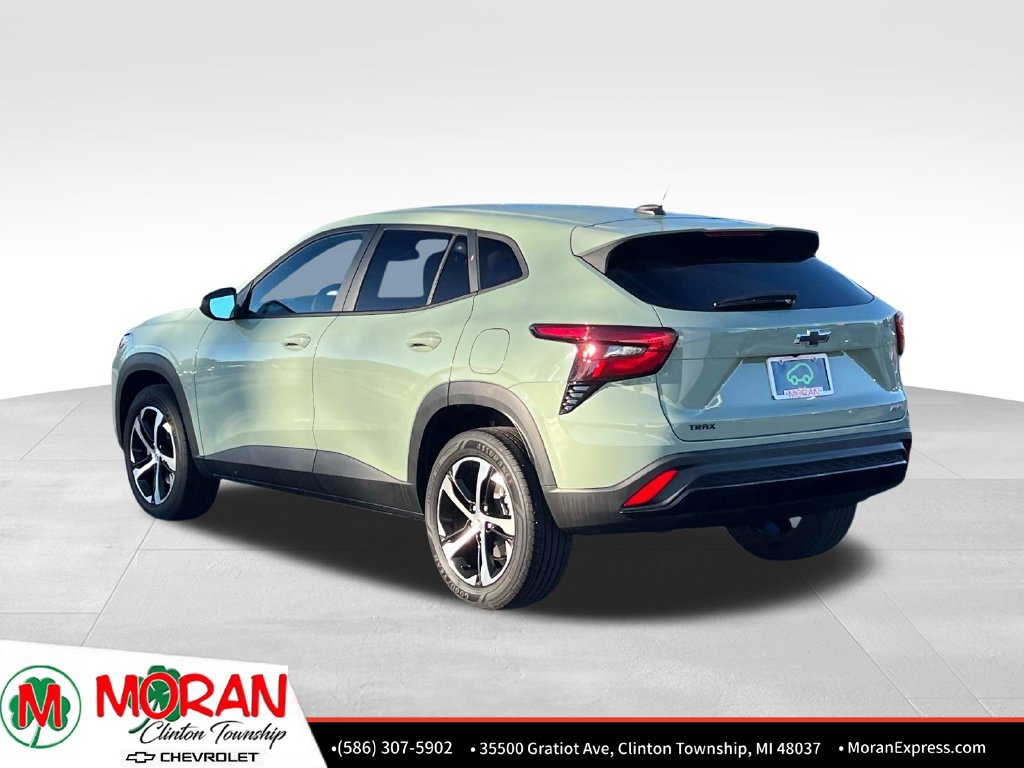 Certified 2024 Chevrolet Trax RS w/ Driver Confidence Package FWD image 4