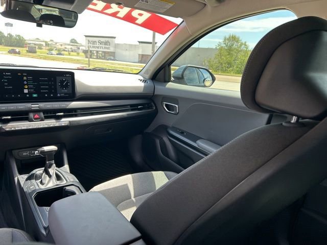 Used 2025 Kia K4 LXS FWD image 36