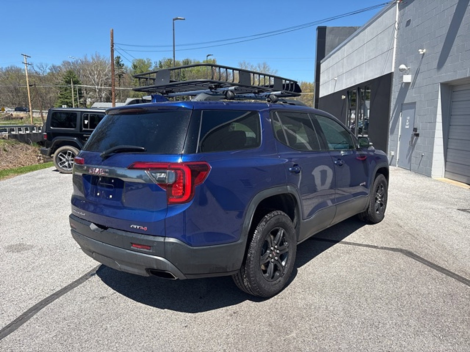 Used 2023 GMC Acadia AT4 image 5