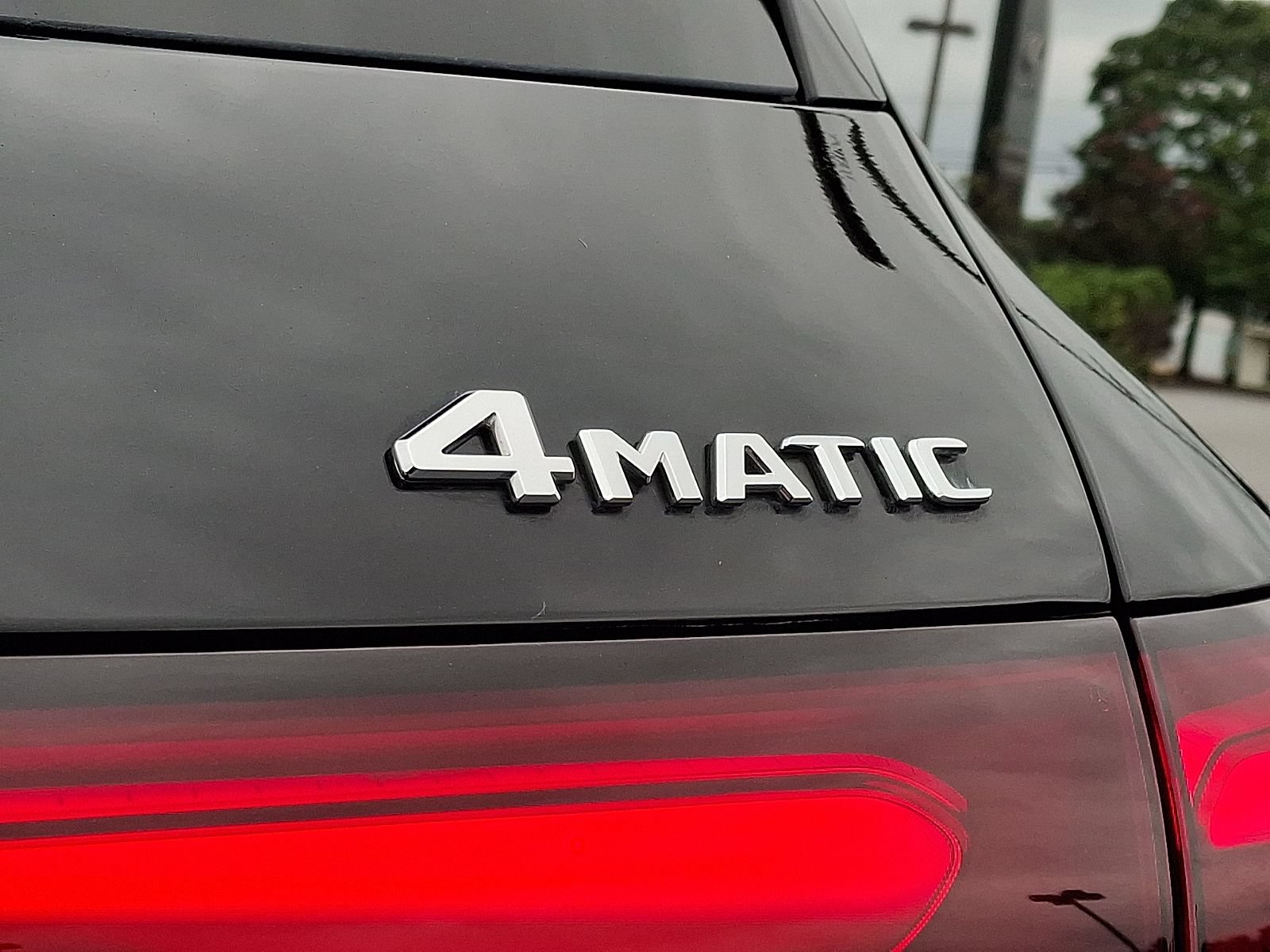 Used 2024 Mercedes-Benz GLC 300 4MATIC image 32