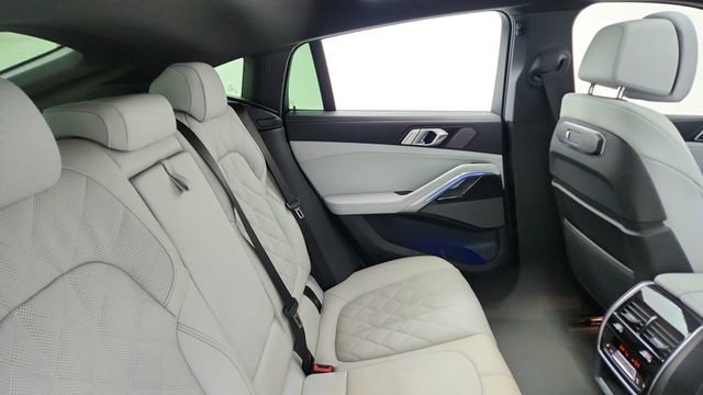 Used 2026 BMW X6 xDrive40i w/ Climate Comfort Package image 26