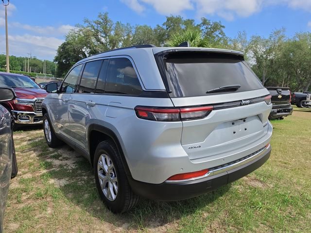 Used 2022 Jeep Grand Cherokee Limited AWD/4WD image 6