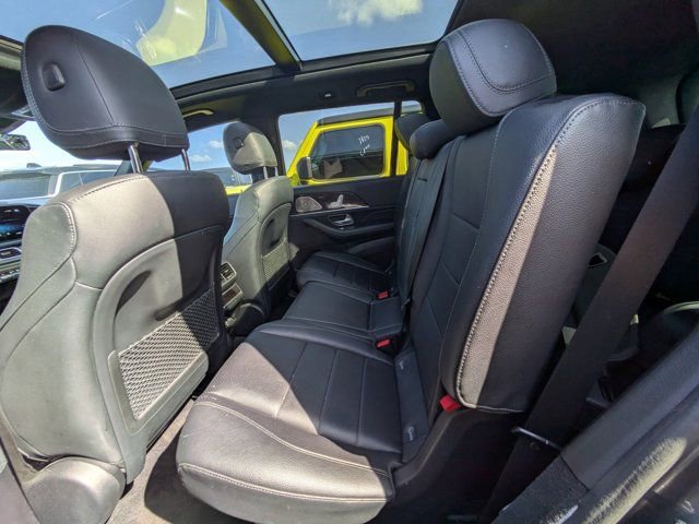 Used 2022 Mercedes-Benz GLS 450 4MATIC image 11